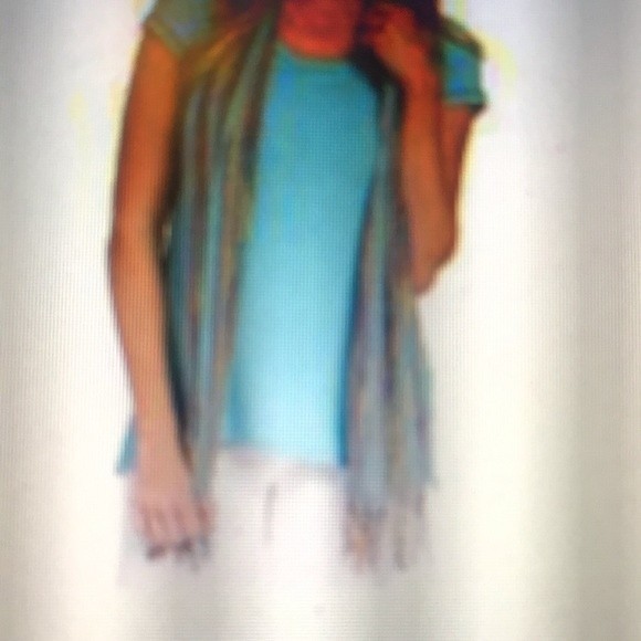 One World Tee W/Multicolored Scarf - NWT Sm. - Picture 8 of 8